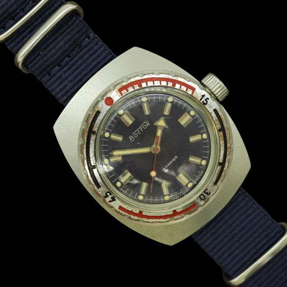 Soviet mechanical men's watch VOSTOK 2209 barrel Amphibian