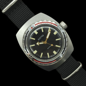 Soviet mechanical men's watch VOSTOK black Barrel Amphibian Diver