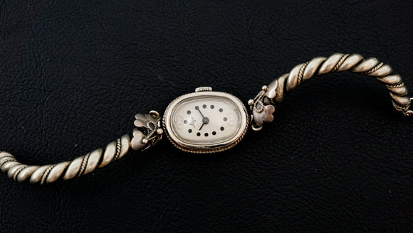 Vintage Soviet womens mechanical bracelet watch Luch 1800 Cupronickel