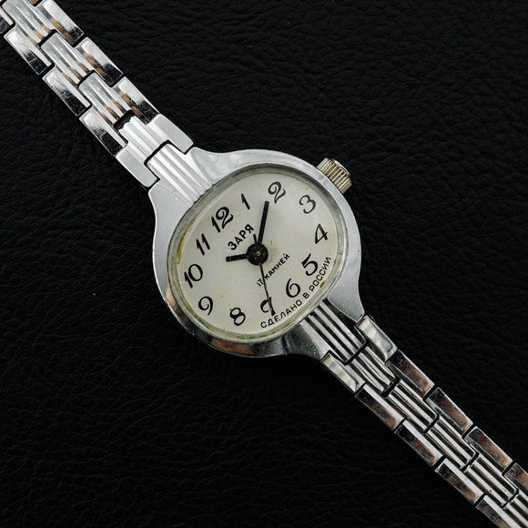 Zaria vintage ladies mechanical wristwatch 17 jewels