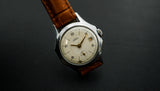 Vintage Chaika Soviet wristwatch 17 jewels with date indicator